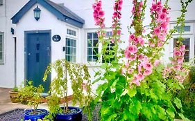 18Th Century Cottage In Stratford Upon Avon